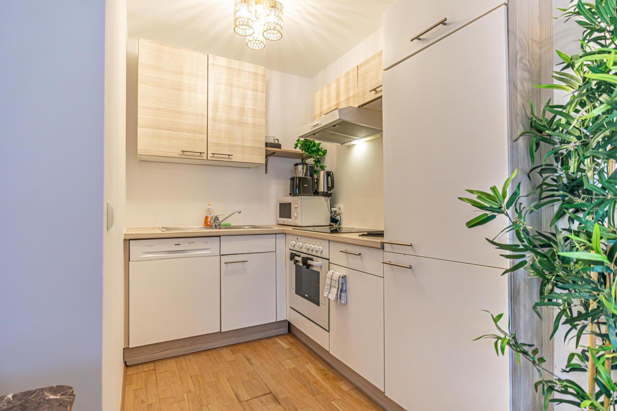 Superb Fully Equipped Apartment, 9 Min To City Center Via Metro Wenen Buitenkant foto